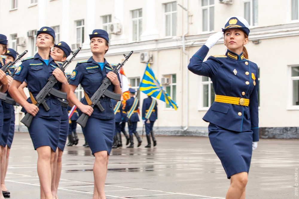 Пойти учиться в лет. Курсантки КВВАУЛ. КВВАУЛ Краснодар. Краснодарское высшее военное авиационное училище курсанты. КВВАУЛ — Краснодарское высшее военное авиационное училище.