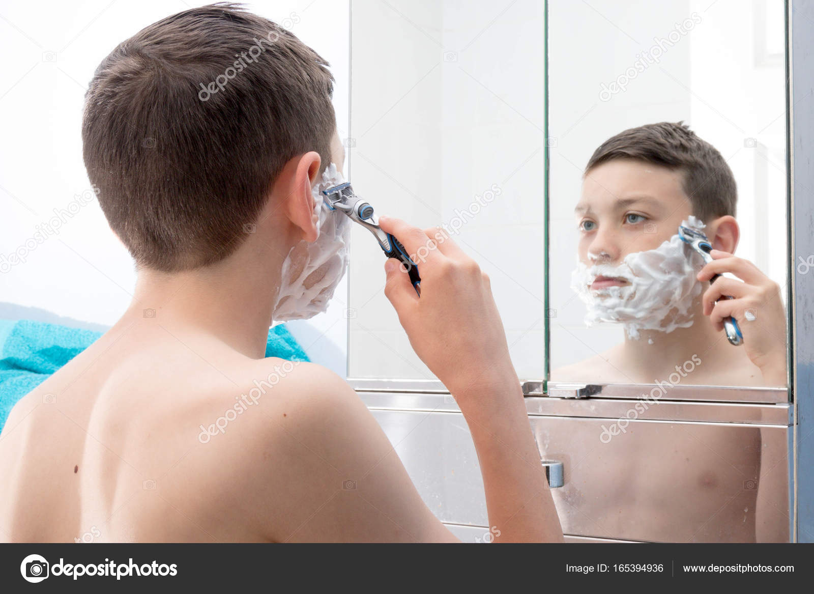 Как женщина относятся к мужчинам бреющих свой пах
