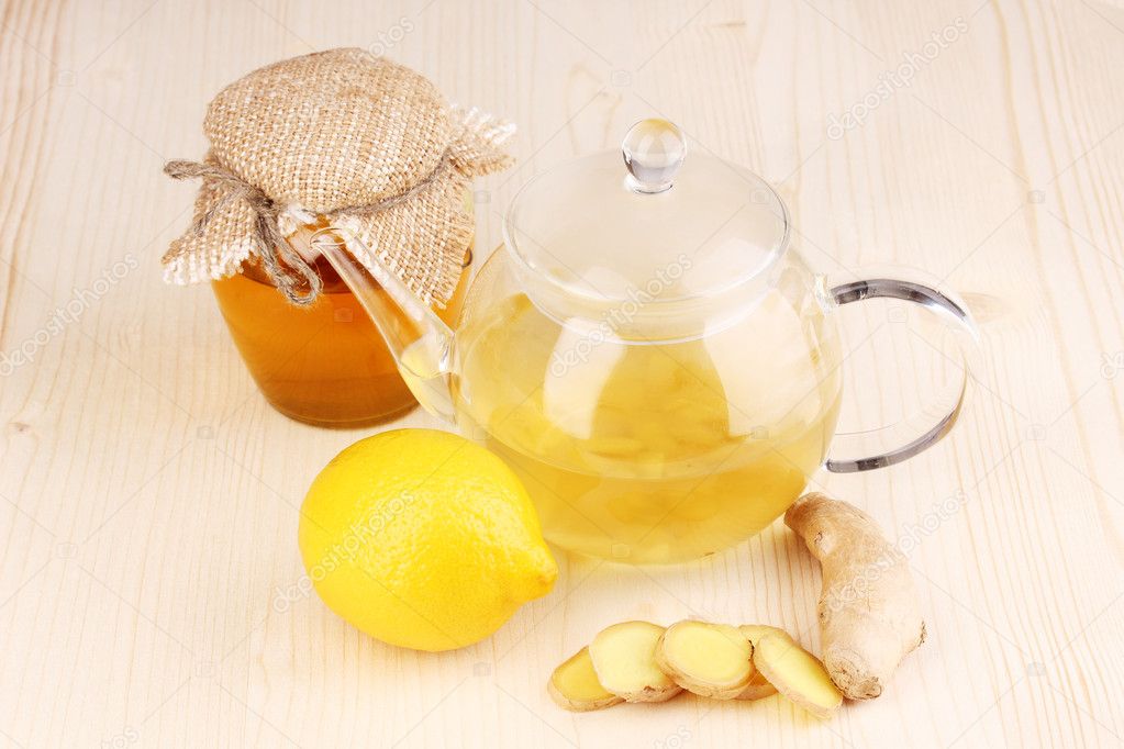 Имбирь с лимоном и медом от простуды. Имбирный чай. Лимонный чай. Имбирный чай в чайнике. Чай с лимоном и имбирем и медом.