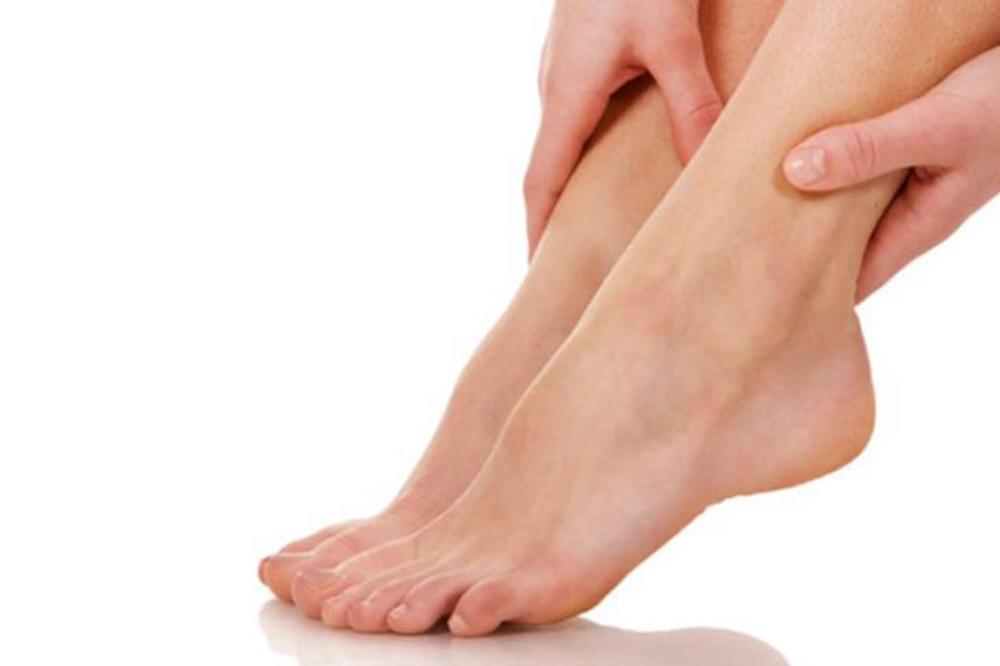 Жжение в ногах причины у женщин лечение. Жжение в ступнях ног причины.